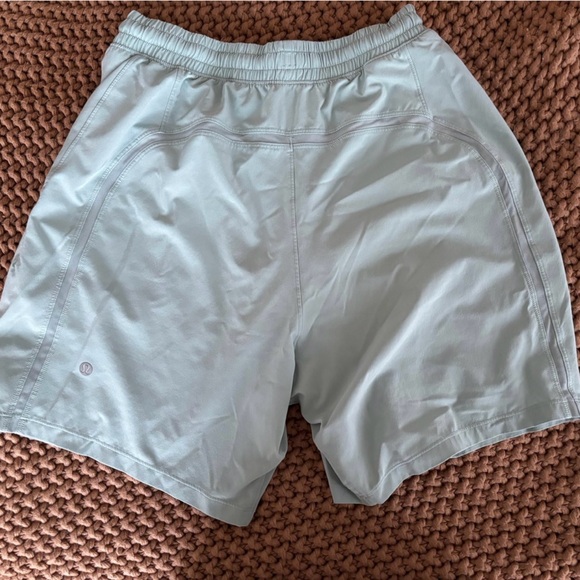 Men’s small lululemon Pace Breaker Lined Shorts 7” inseam- Willow Green - Picture 2 of 2
